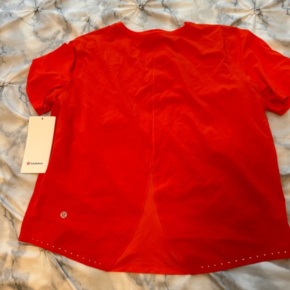 NEW WITH TAG Lightweight Stretch Running T-Shirt
Airflow - Picture 11 of 12